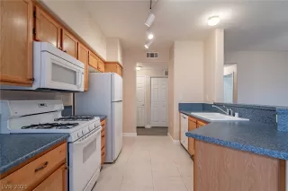 Photo #3: 2318860 Listing 