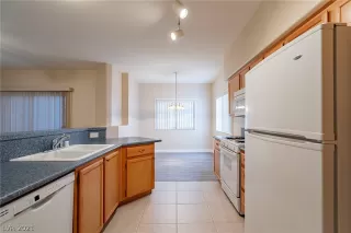 Photo #6: 2318860 Listing 