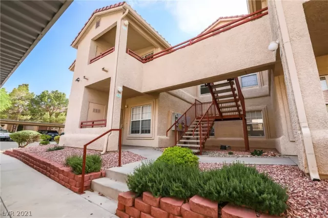 MLS: 2318874 Condo For Sale