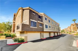 Photo #1: 2318910 Listing 