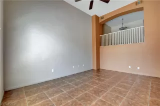 Photo #2: 2318910 Listing 