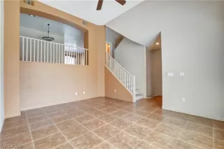 Photo #3: 2318910 Listing 