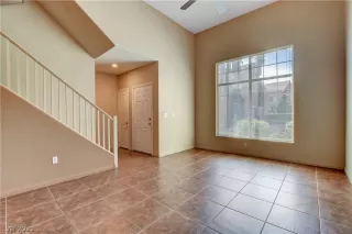 Photo #4: 2318910 Listing 