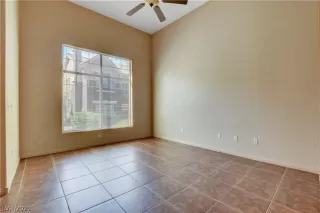 Photo #5: 2318910 Listing 