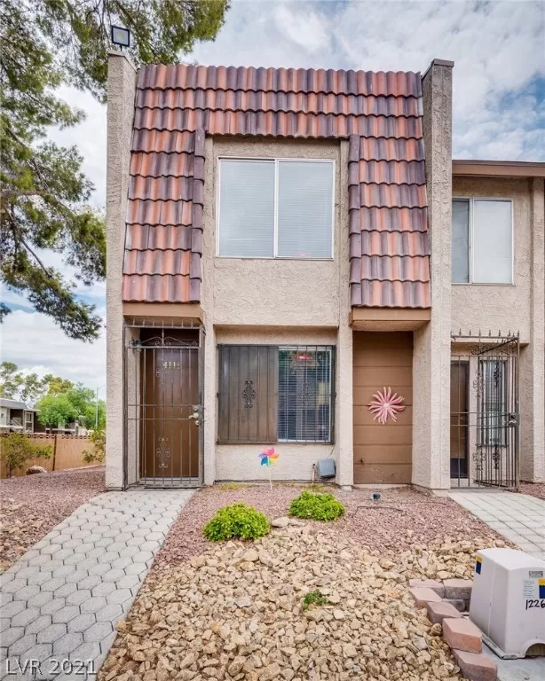 MLS: 2318923 Condo For Sale