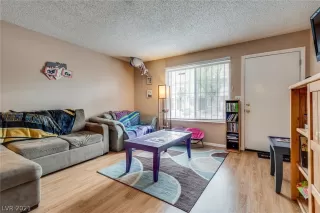 Photo #6: 2318923 Listing 