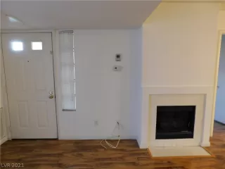 Photo #3: 2318929 Listing