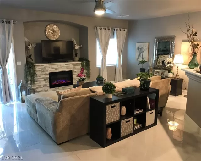 MLS: 2318960 Condo For Sale