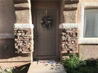 Photo #3: 2318960 Listing