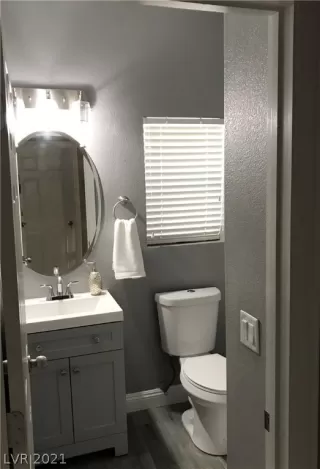 Photo #4: 2318960 Listing