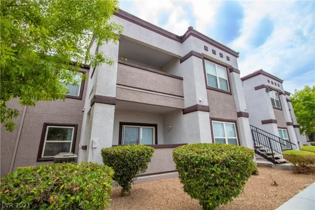 MLS: 2318973 Condo For Sale