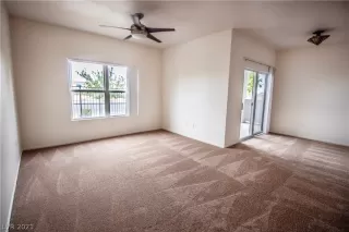 Photo #2: 2318973 Listing