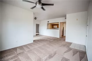 Photo #3: 2318973 Listing