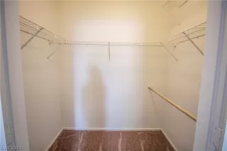 Photo #6: 2318973 Listing