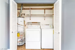 Photo #6: 2318983 Listing