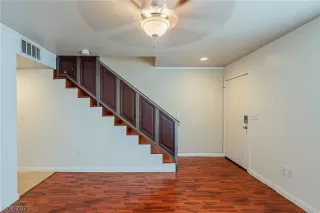 Photo #6: 2318987 Listing 