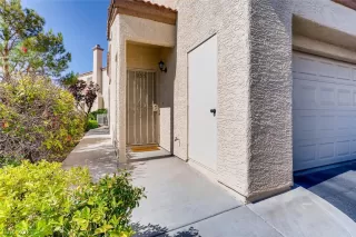 Photo #1: 2318989 Listing