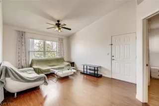 Photo #5: 2318996 Listing