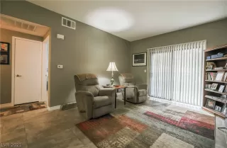 Photo #3: 2319002 Listing