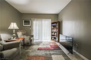 Photo #4: 2319002 Listing