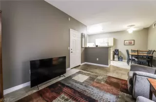 Photo #5: 2319002 Listing