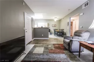 Photo #6: 2319002 Listing