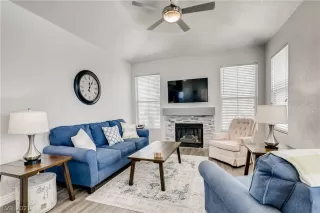 Photo #4: 2319029 Listing