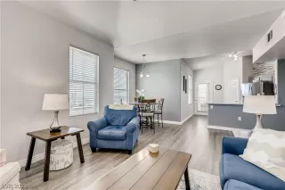 Photo #5: 2319029 Listing