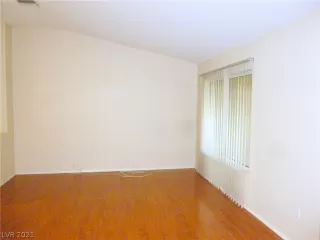 Photo #2: 2319037 Listing