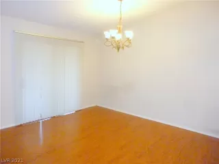 Photo #3: 2319037 Listing