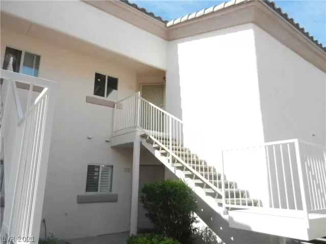 MLS: 2319041 Condo For Sale