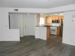 Photo #1: 2319041 Listing