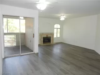 Photo #4: 2319041 Listing