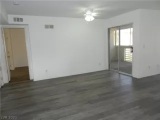 Photo #5: 2319041 Listing