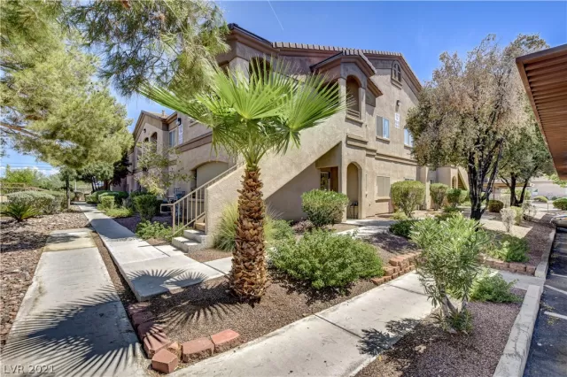 MLS: 2319062 Condo For Sale