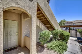 Photo #3: 2319062 Listing