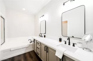 Photo #3: 2319093 Listing 