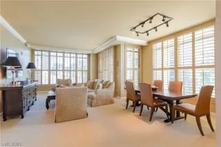 Photo #1: 2319099 Listing 