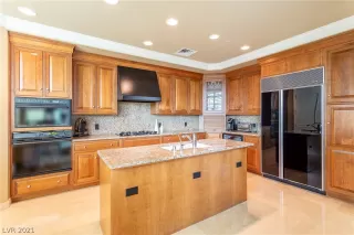 Photo #5: 2319099 Listing 