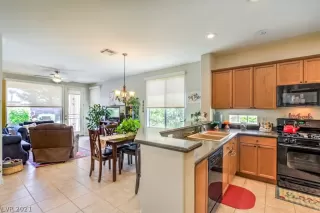 Photo #3: 2319109 Listing 