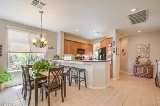 Photo #4: 2319109 Listing 