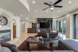 Photo #6: 2319121 Listing