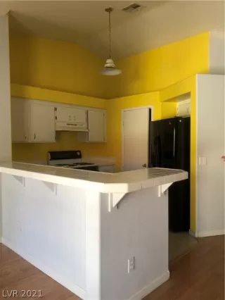 Photo #4: 2319135 Listing 