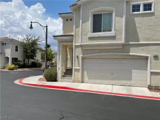 Photo #1: 2319143 Listing