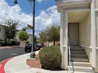 Photo #2: 2319143 Listing