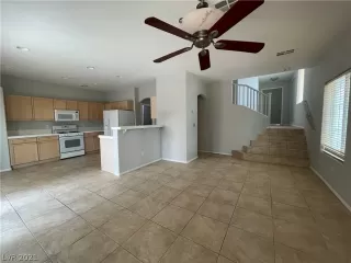 Photo #3: 2319143 Listing