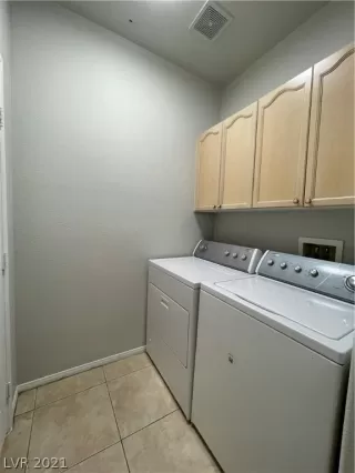 Photo #6: 2319143 Listing