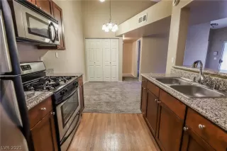 Photo #5: 2319161 Listing