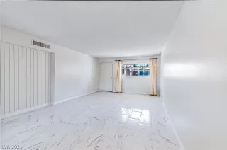 Photo #5: 2319162 Listing