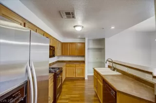 Photo #1: 2319172 Listing 